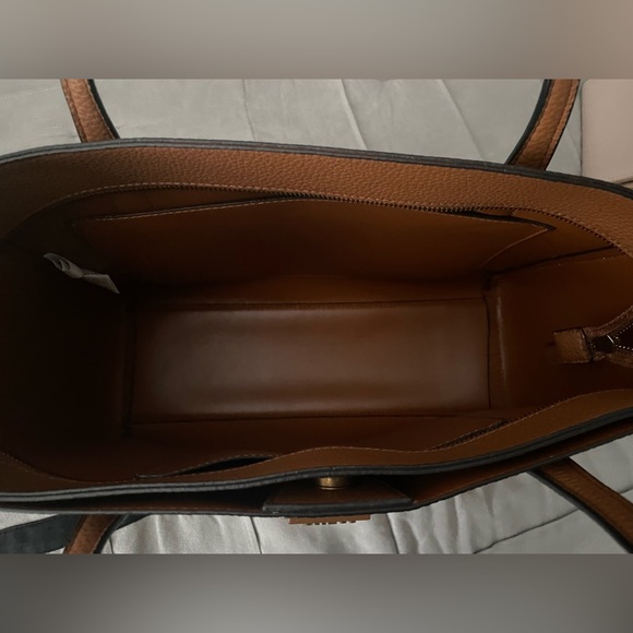 Guess Purse - Picture 4 of 4